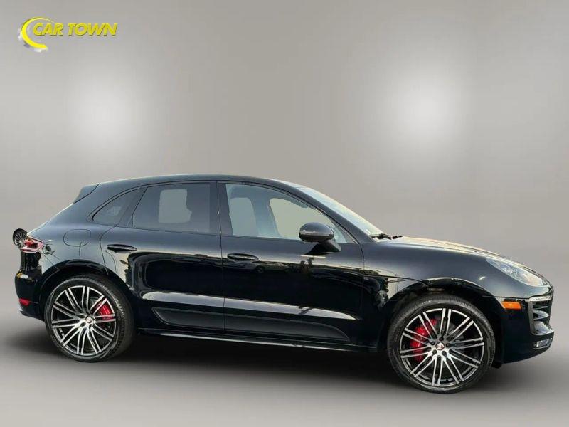 Vehicle photo 7