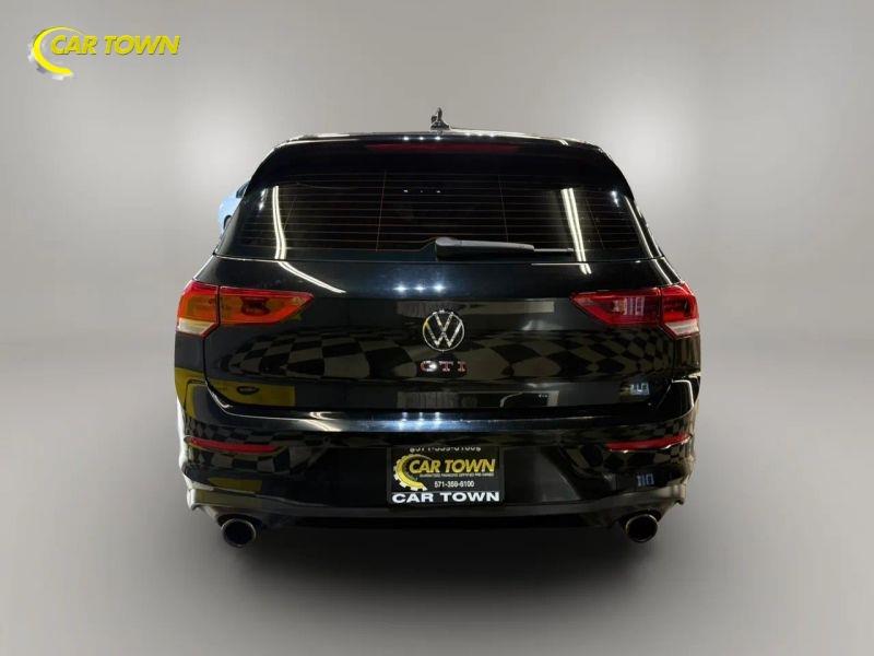 Vehicle photo 11