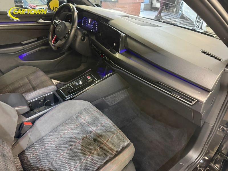 Vehicle photo 26