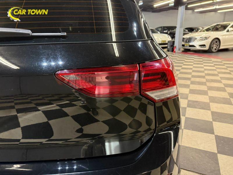 Vehicle photo 38