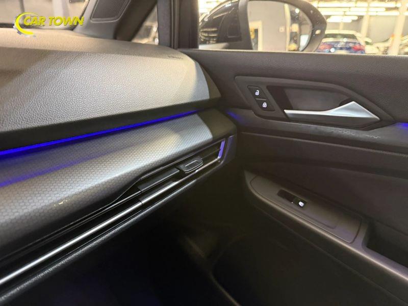 Vehicle photo 42