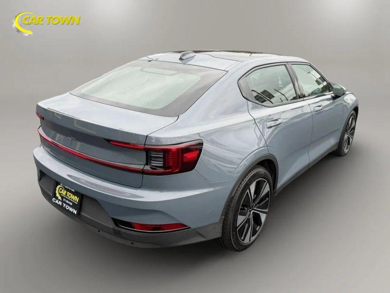 Vehicle photo 8