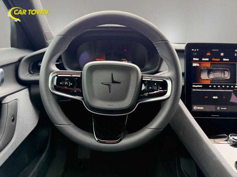 Vehicle photo 25