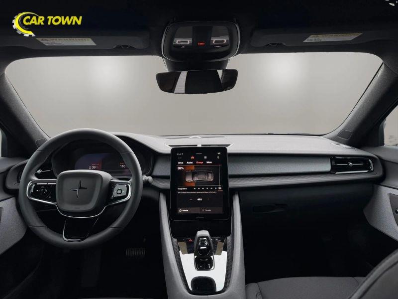 Vehicle photo 26