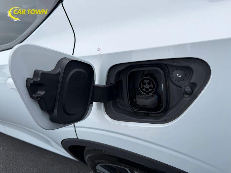 Vehicle photo 35