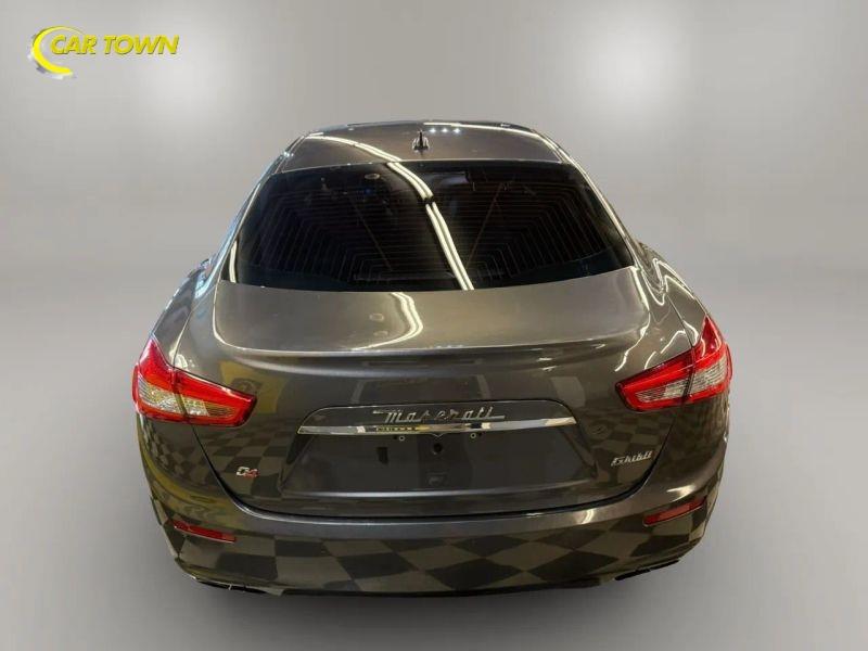 Vehicle photo 10