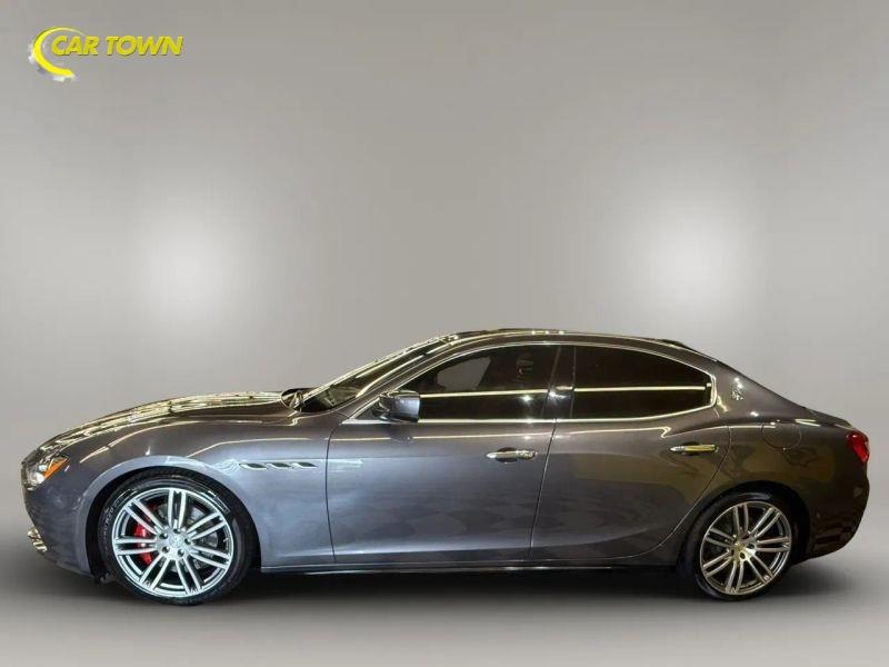 Vehicle photo 14