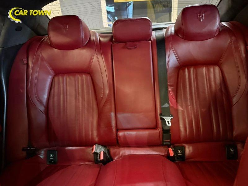 Vehicle photo 23