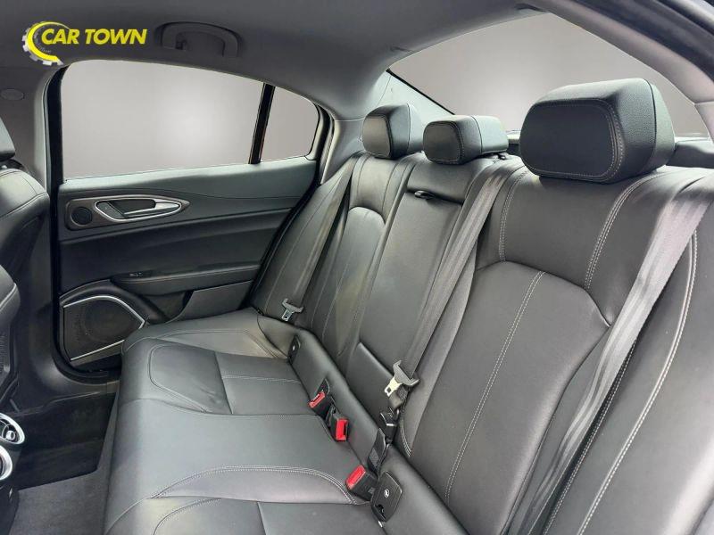 Vehicle photo 22
