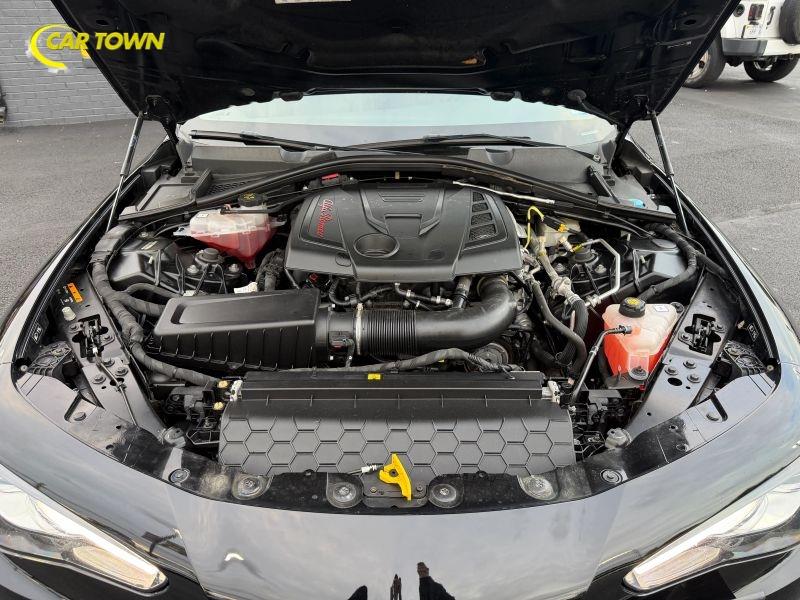 Vehicle photo 31