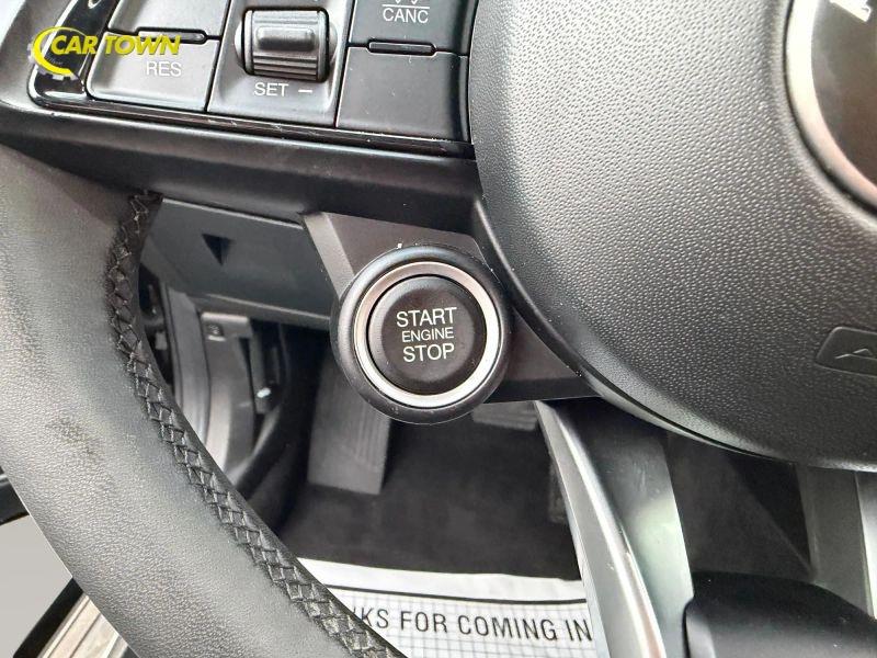 Vehicle photo 34