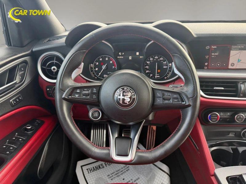 Vehicle photo 28