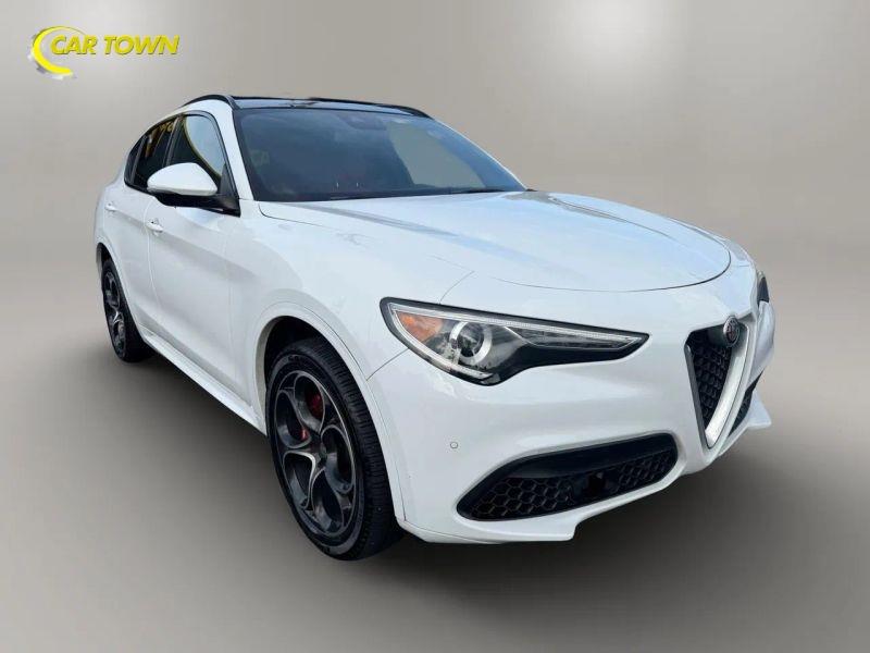Vehicle photo 6