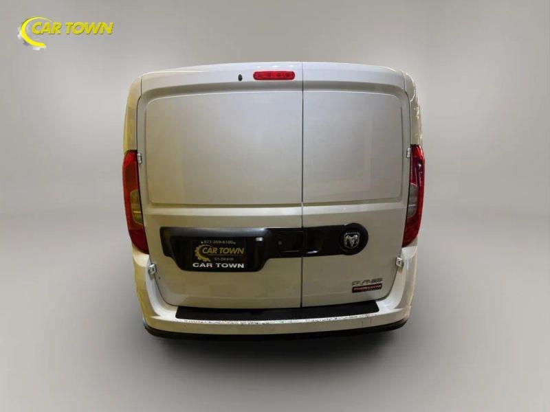 Vehicle photo 10