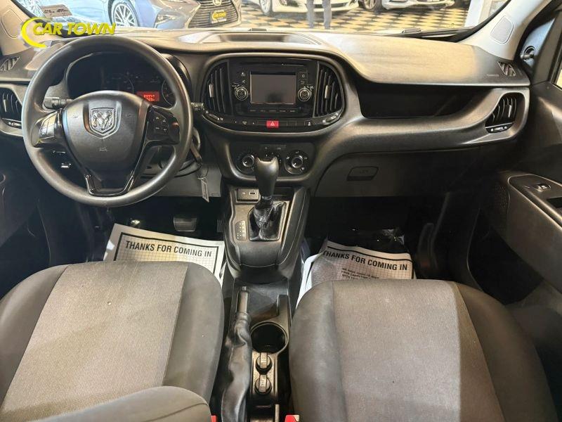 Vehicle photo 26
