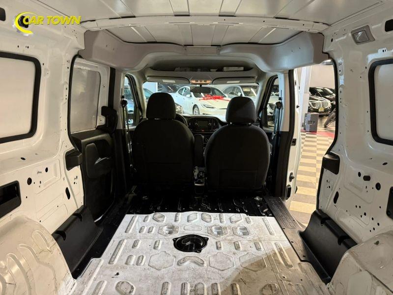 Vehicle photo 34