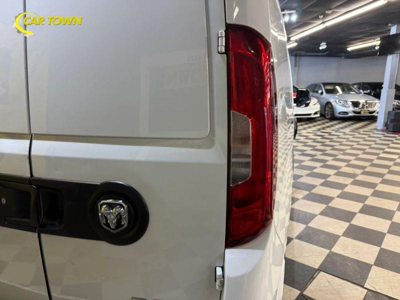 Vehicle photo 35