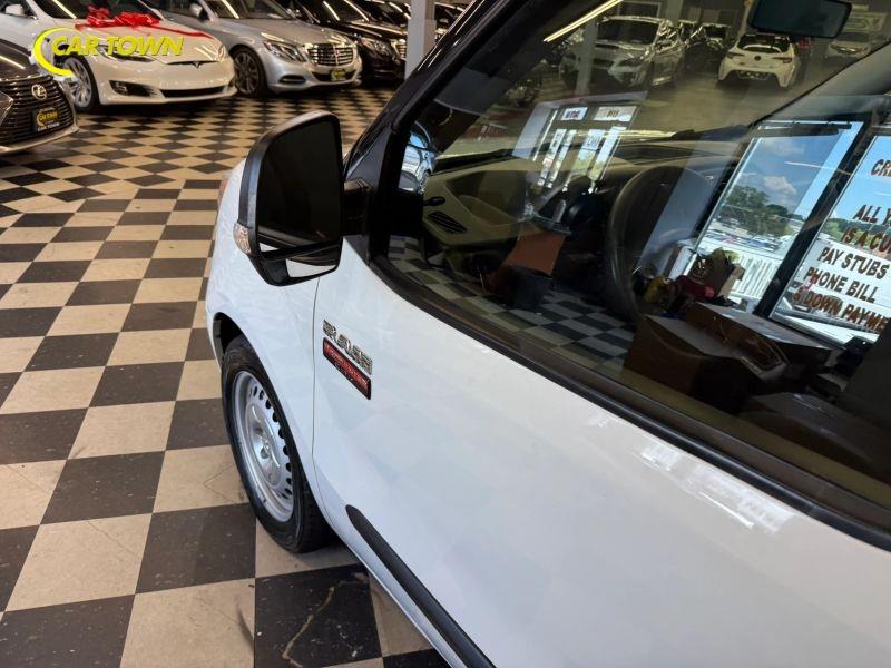 Vehicle photo 37