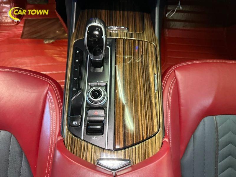 Vehicle photo 20