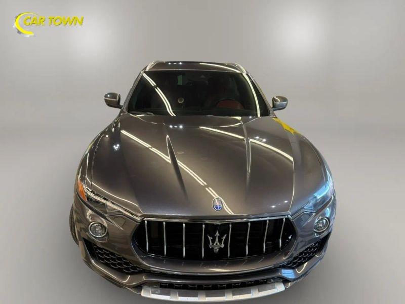 Vehicle photo 3