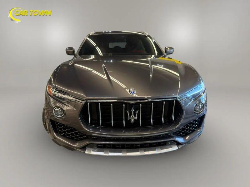 Vehicle photo 4