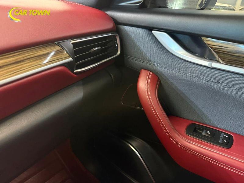 Vehicle photo 40