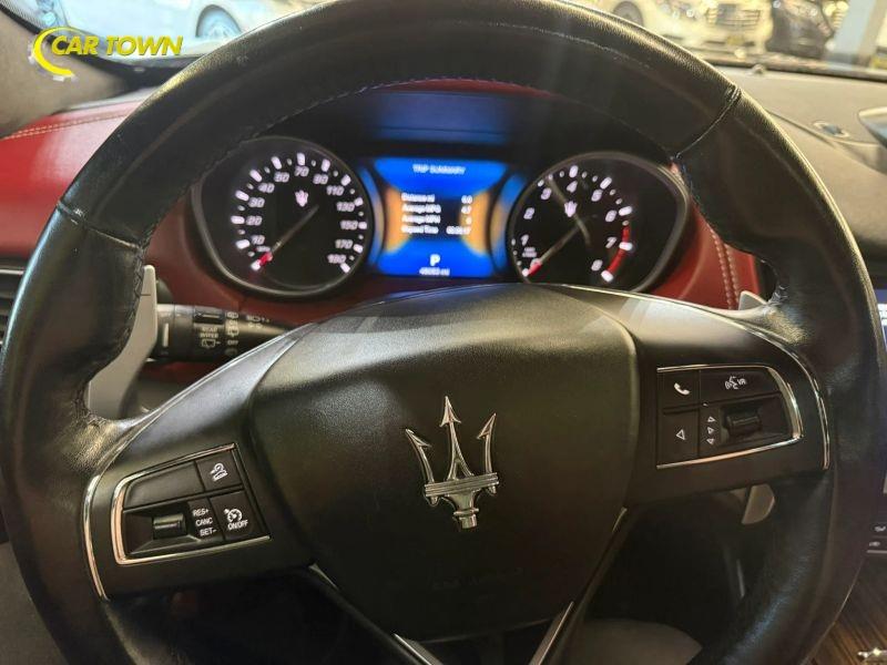 Vehicle photo 42