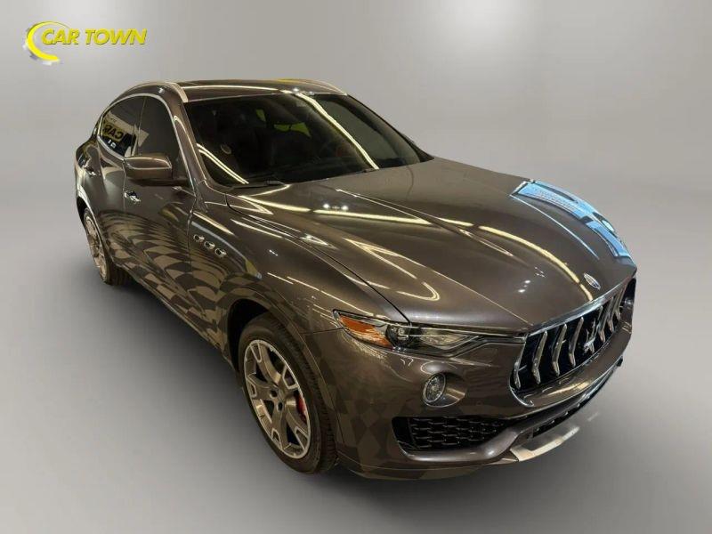 Vehicle photo 5