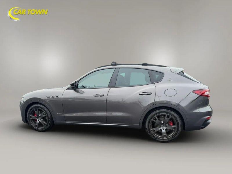 Vehicle photo 14