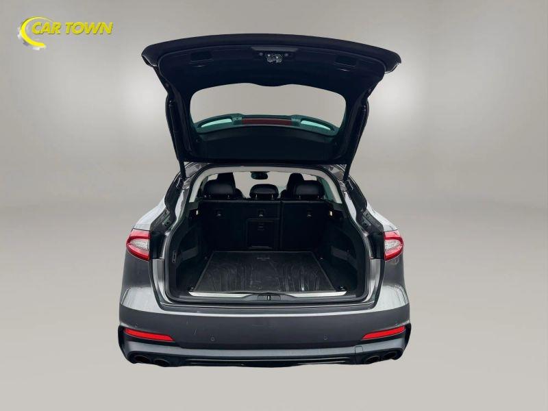 Vehicle photo 25