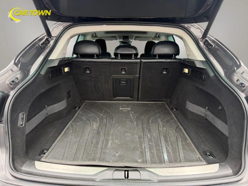 Vehicle photo 26