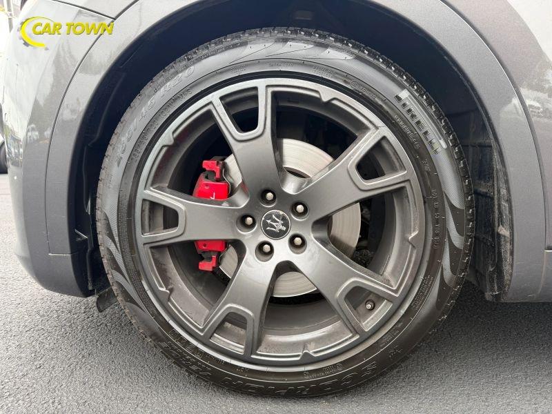 Vehicle photo 27