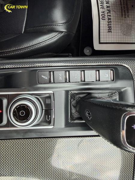 Vehicle photo 31