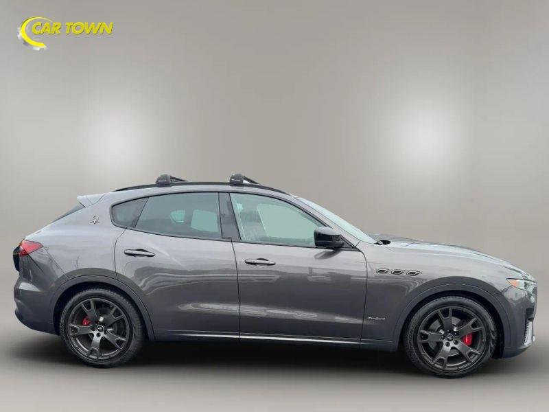 Vehicle photo 7