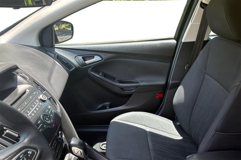 2017 Ford Focus SE - Photo 21