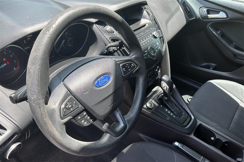 2017 Ford Focus SE - Photo 25