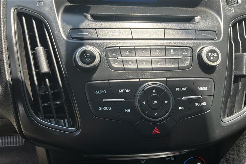 2017 Ford Focus SE - Photo 27