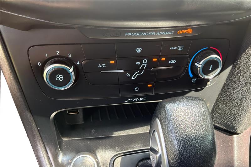 2017 Ford Focus SE - Photo 28