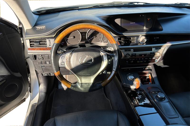 2015 Lexus ES 350 - Photo 13