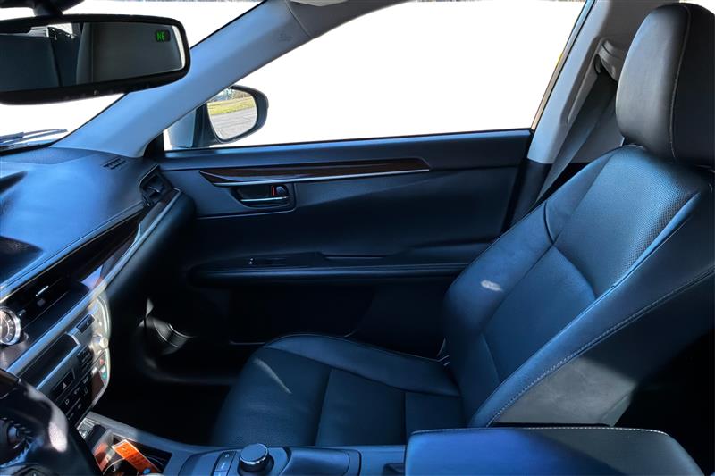 2015 Lexus ES 350 - Photo 21