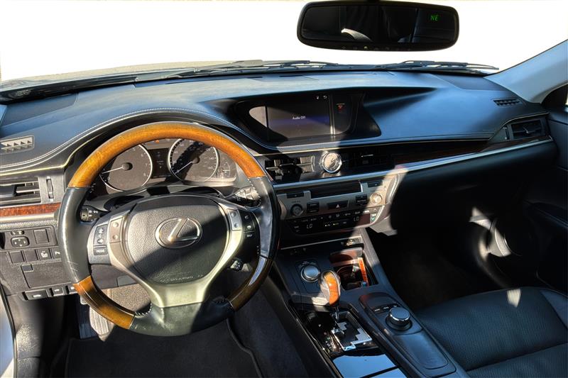 2015 Lexus ES 350 - Photo 27