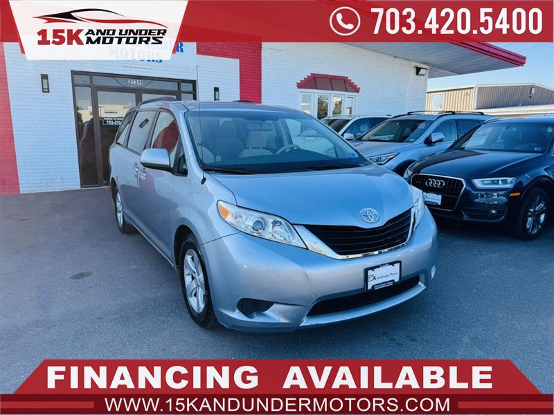 2014 TOYOTA SIENNA LE