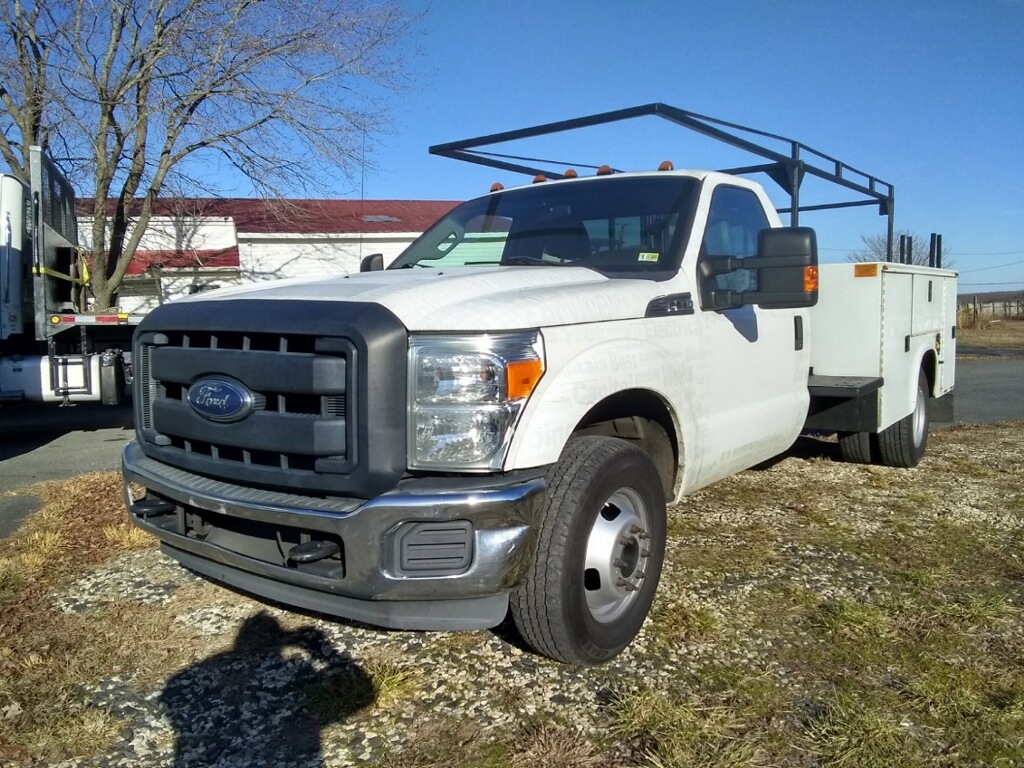 2015 Ford F-350 XLT Regular Cab 141-In DRW's photo