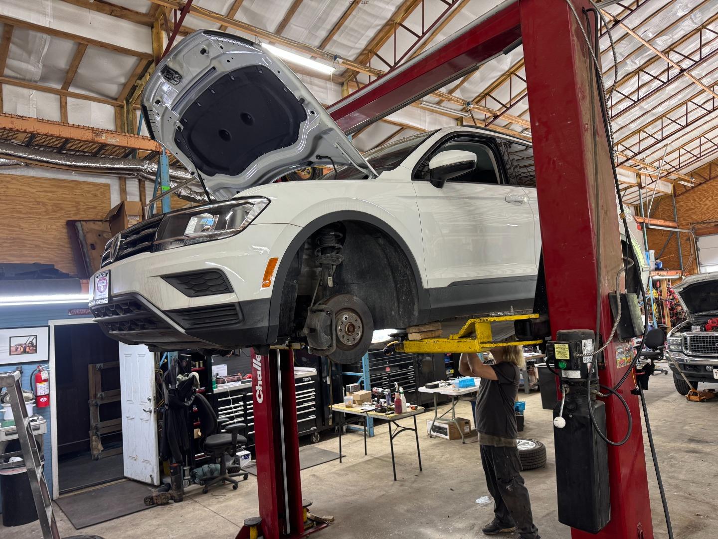 2018 Volkswagen Tiguan 2.0T S's photo