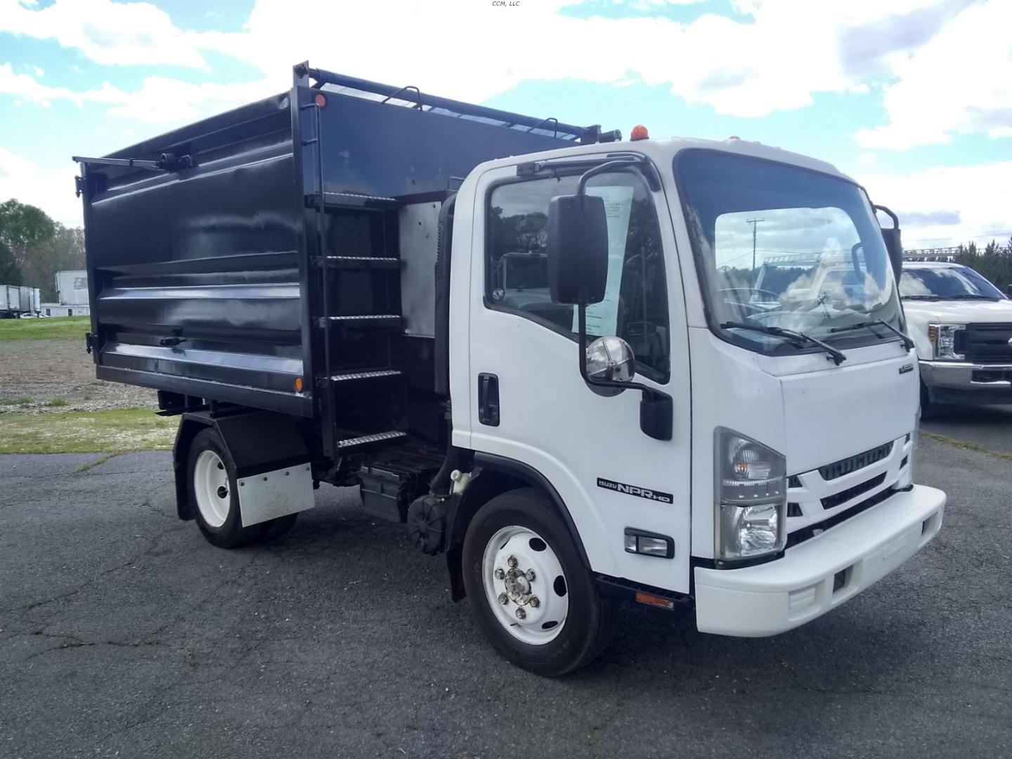 2016 Isuzu NPR-HD's photo