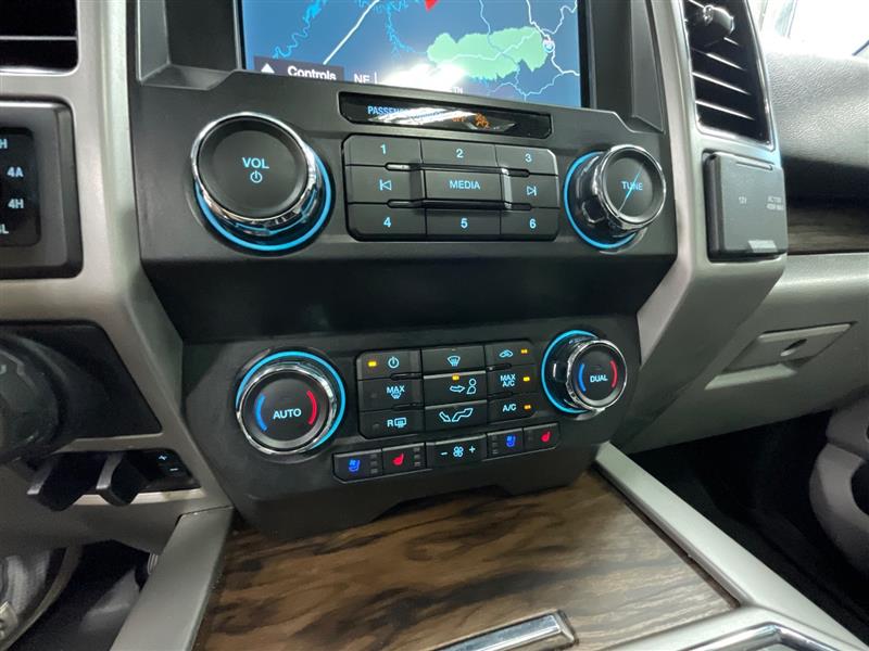 2019 FORD F-150 LARIAT FX4