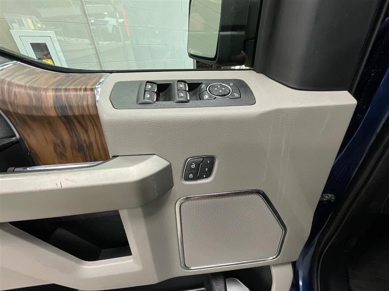 2019 FORD F-150 LARIAT FX4