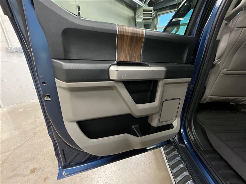 2019 FORD F-150 LARIAT FX4