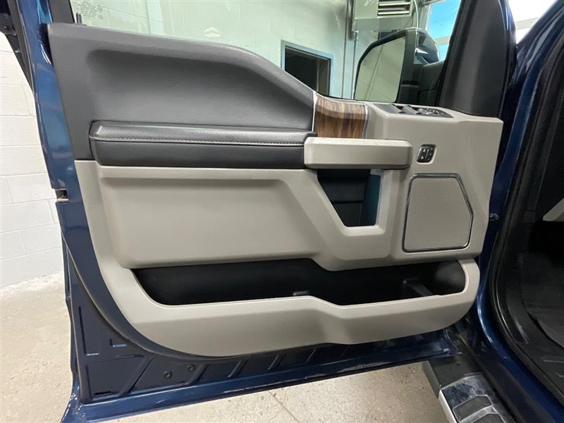 2019 FORD F-150 LARIAT FX4
