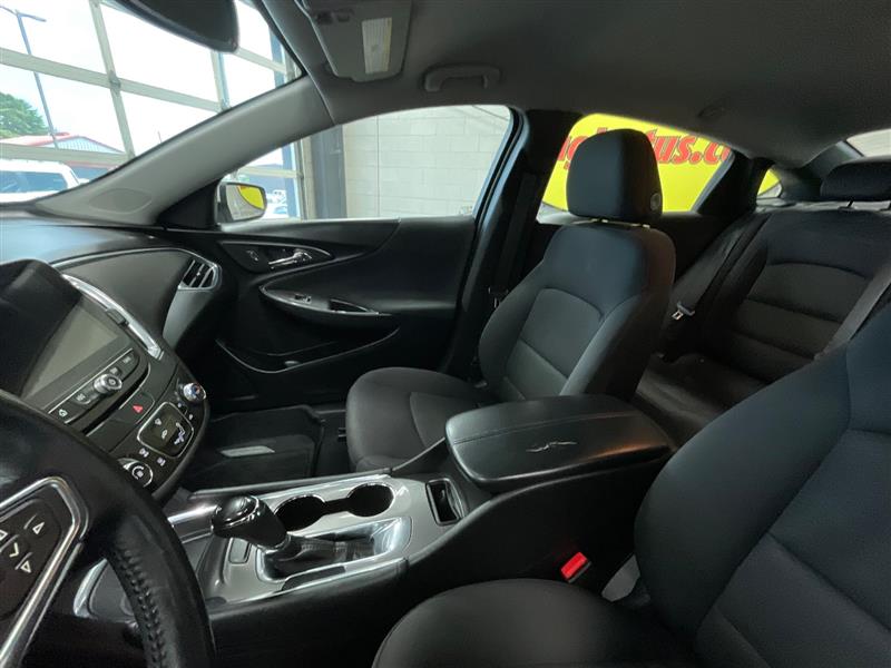 2017 CHEVROLET MALIBU LT